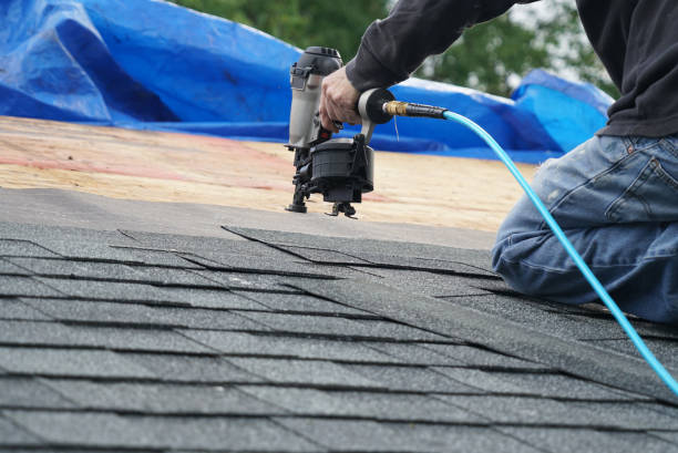 Best Commercial Roofing Services  in Darlington, WI